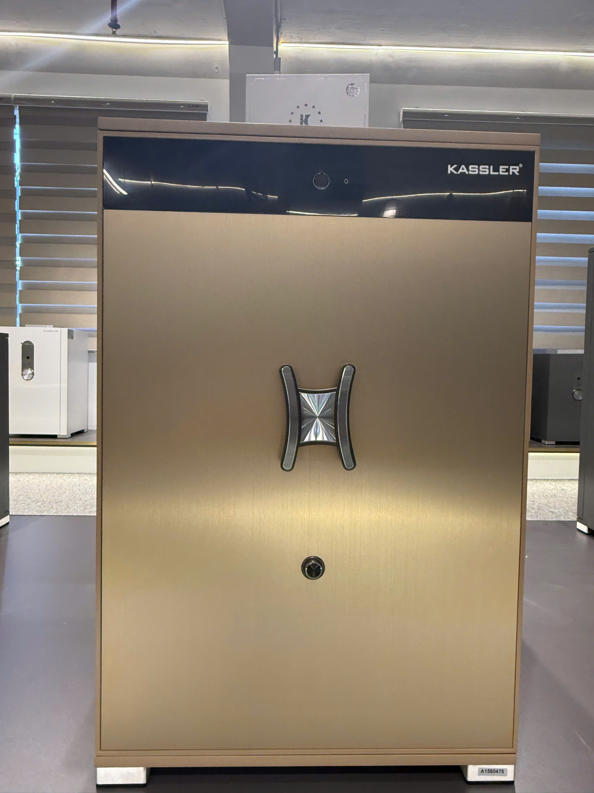 Két Sắt Thông Minh Kassler KL-75LS7 Gold Sand Thực Tế