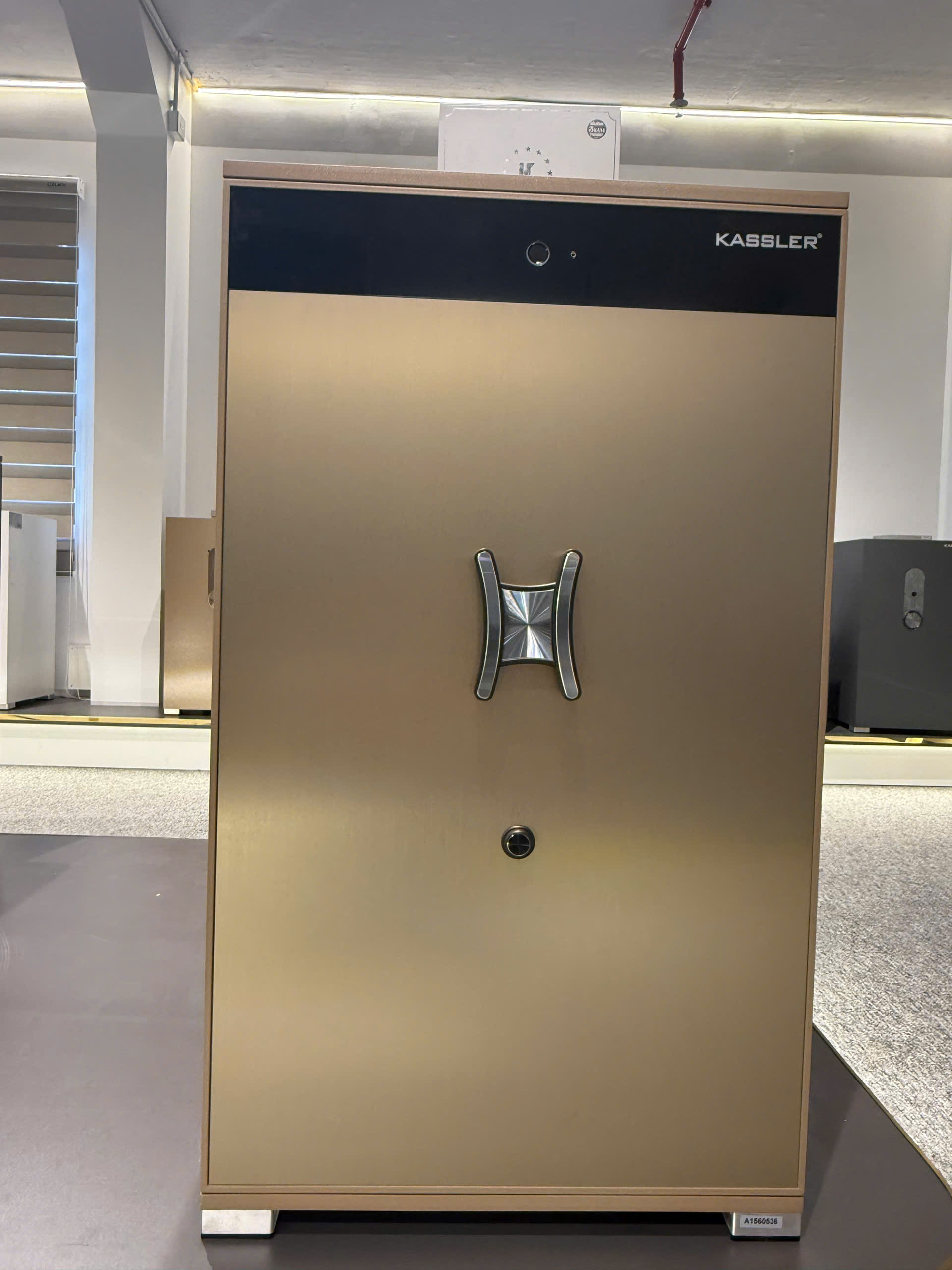 Két Sắt Thông Minh Kassler KL-85LS7 Gold Sand Thực tế