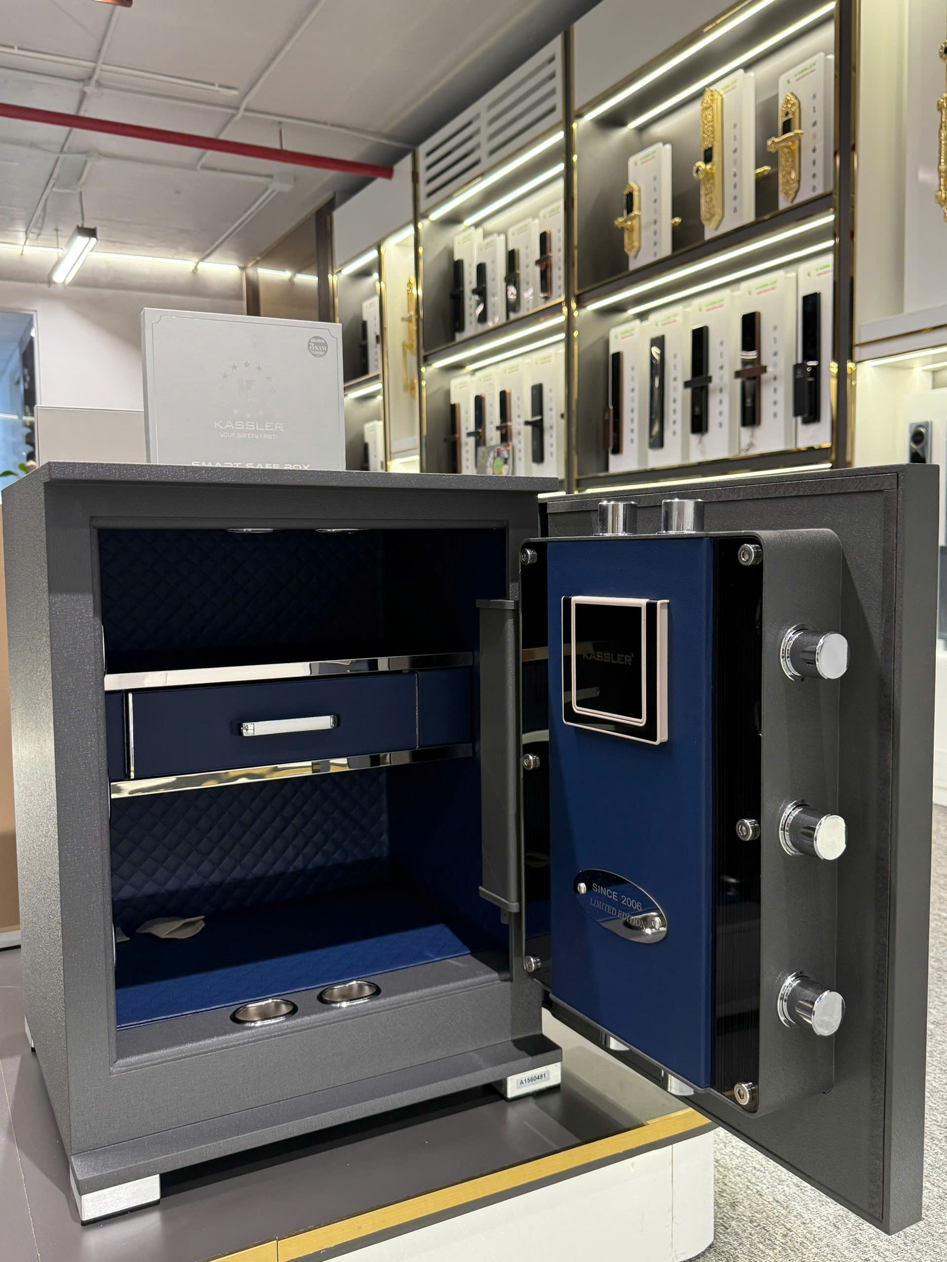 Két Sắt Thông Minh Kassler KL-55LS7 BG Bên Trong